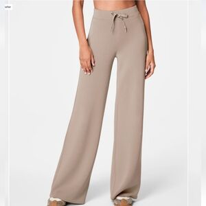Spanx AirEssentials Wide Leg Pant in Ashwood Womens Size Small
